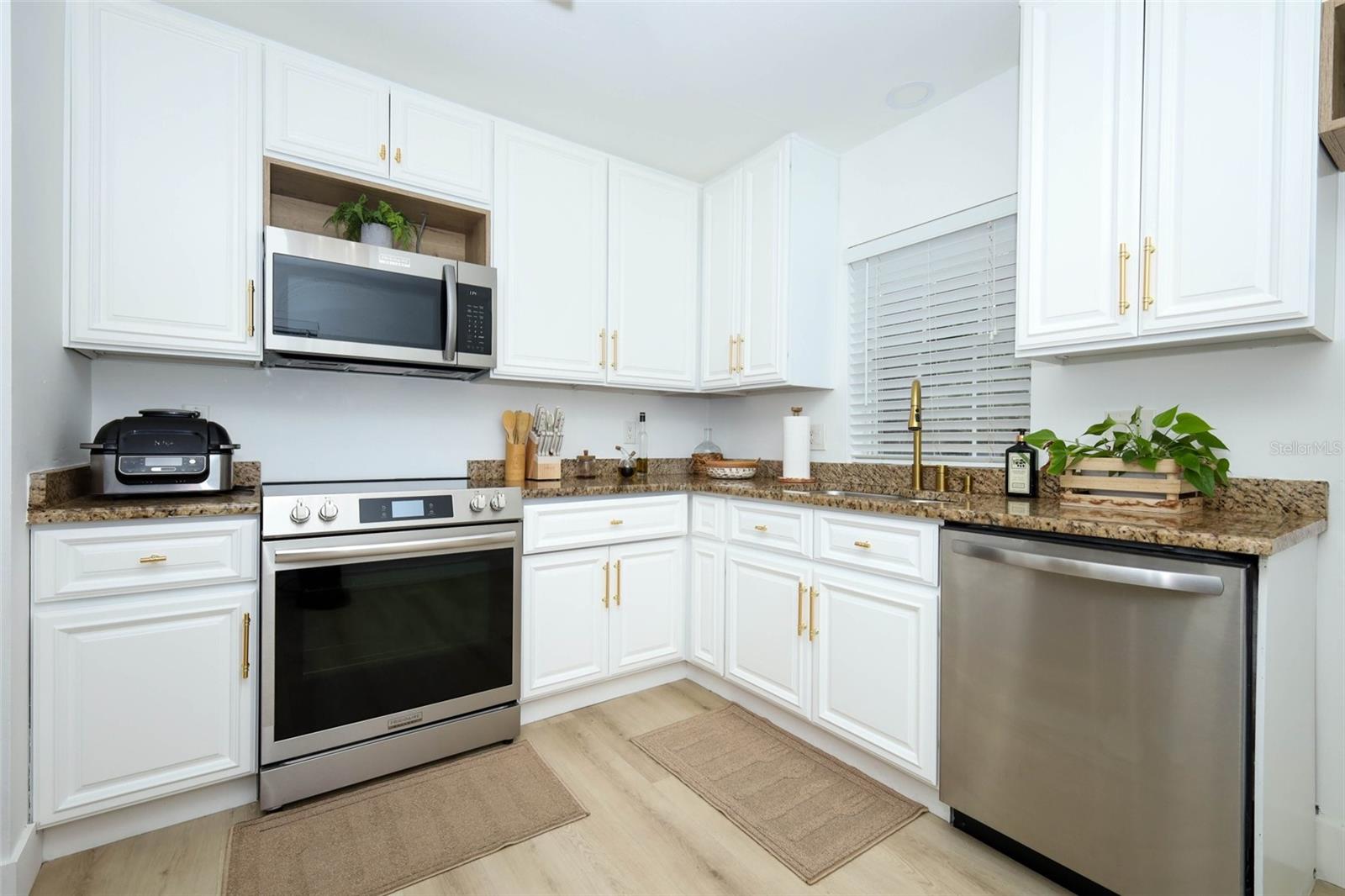 Image 10 of 34 For 7102 Olympia Court 7102