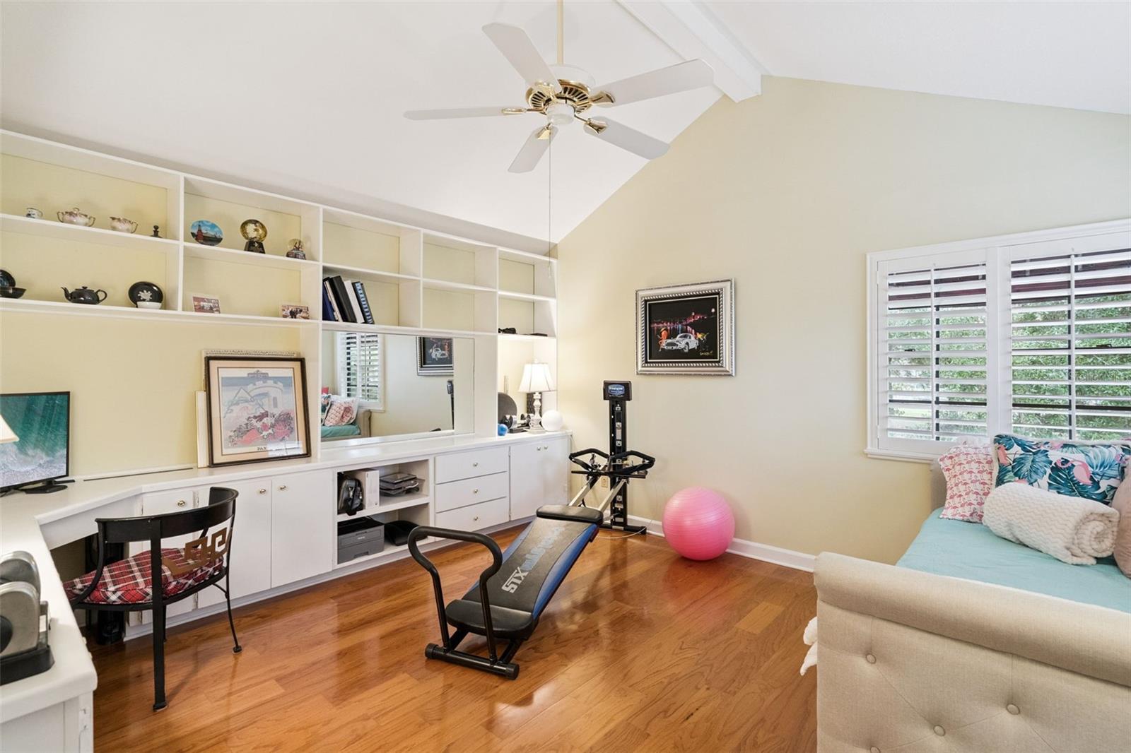 Image 28 of 35 For 2476 Via Genova