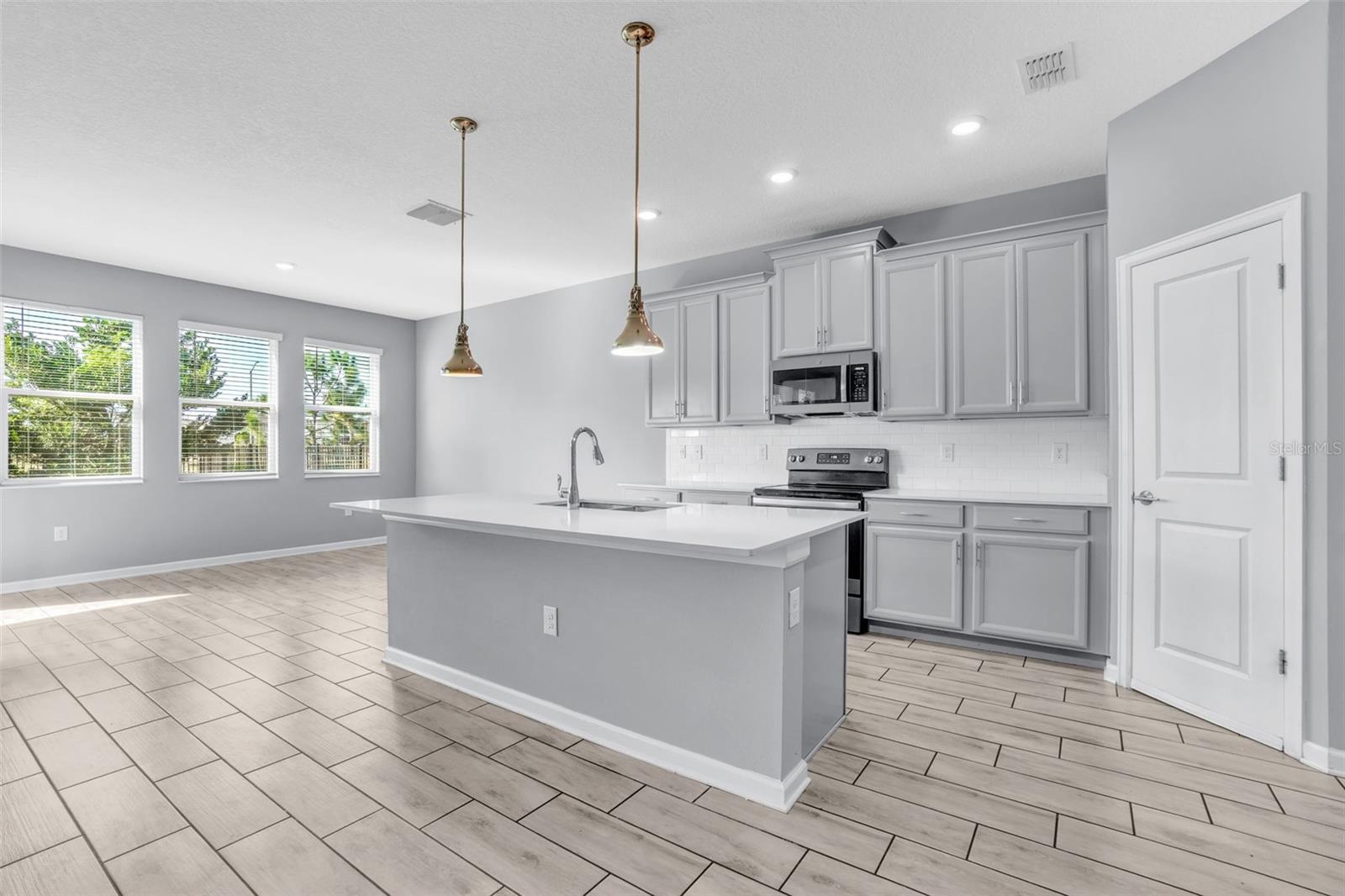 Image 10 of 41 For 1048 Downswing Place