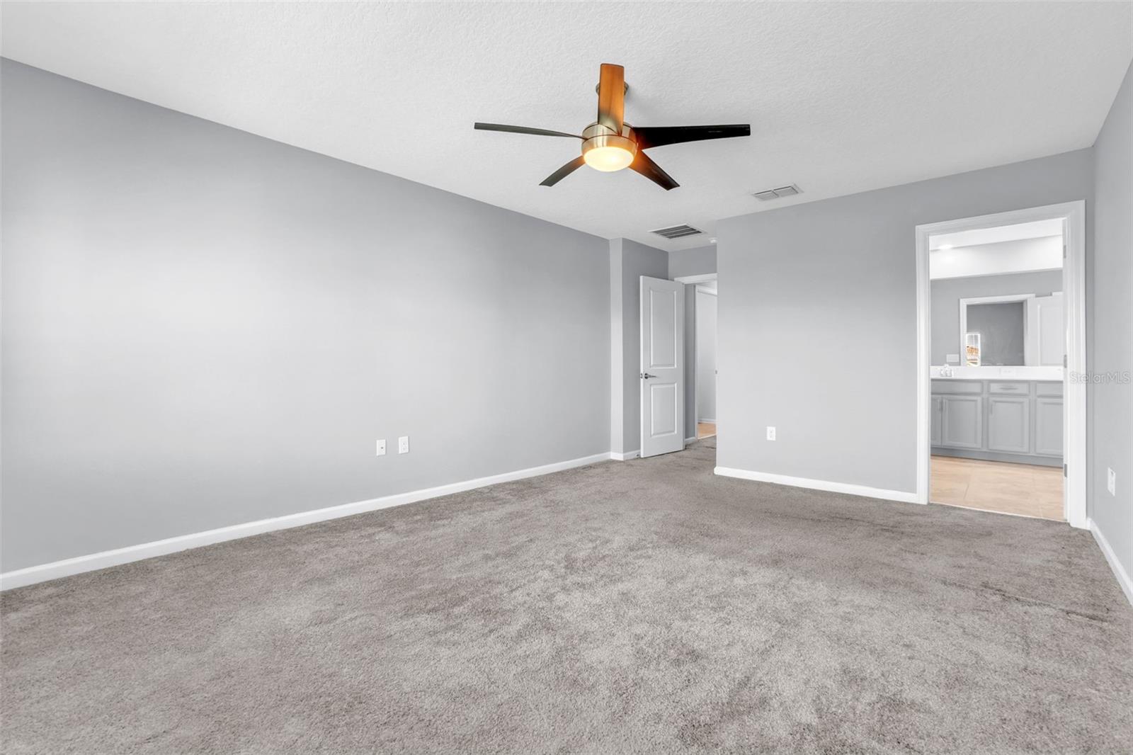 Image 20 of 41 For 1048 Downswing Place