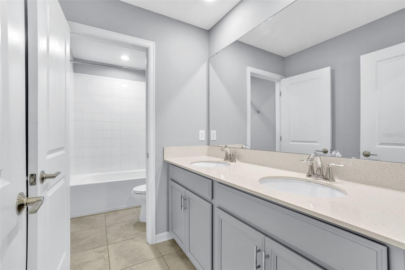 Image 28 of 41 For 1048 Downswing Place