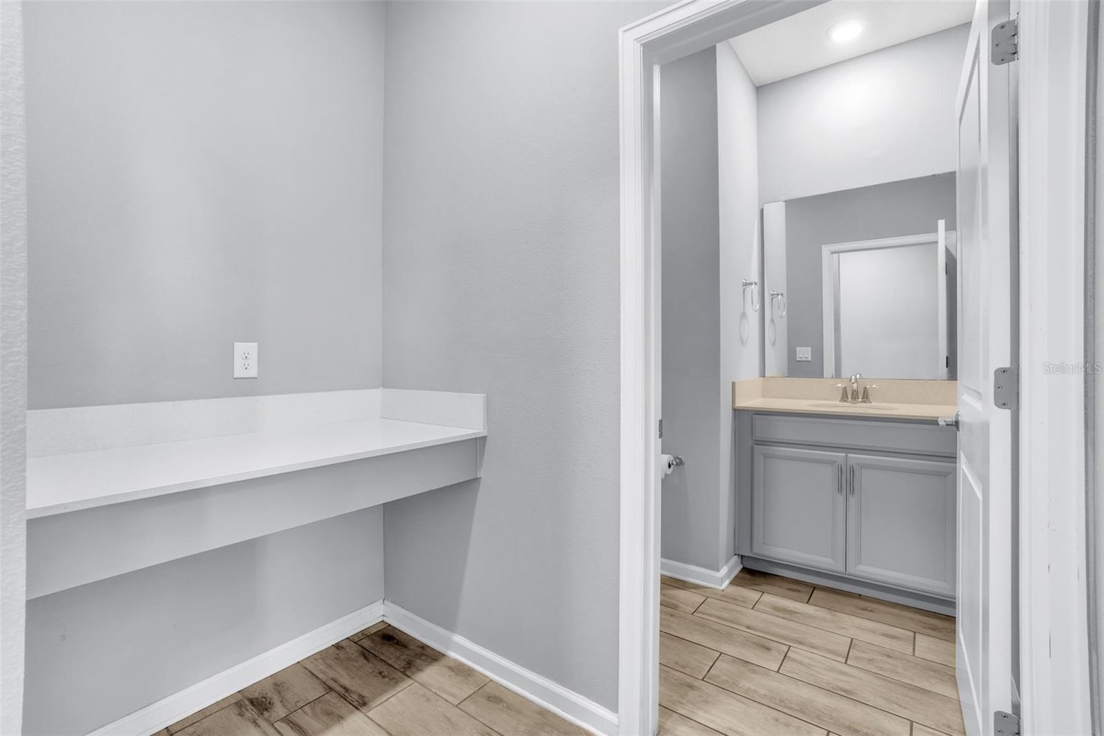 Image 32 of 41 For 1048 Downswing Place