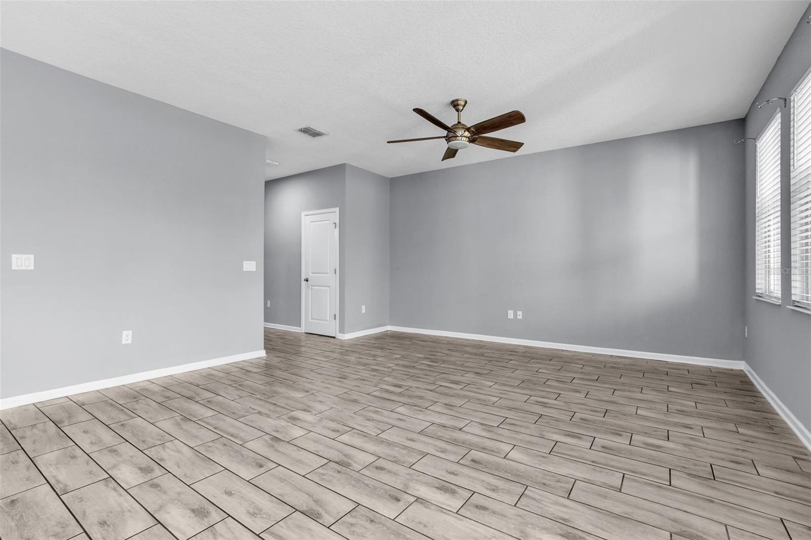 Image 9 of 41 For 1048 Downswing Place