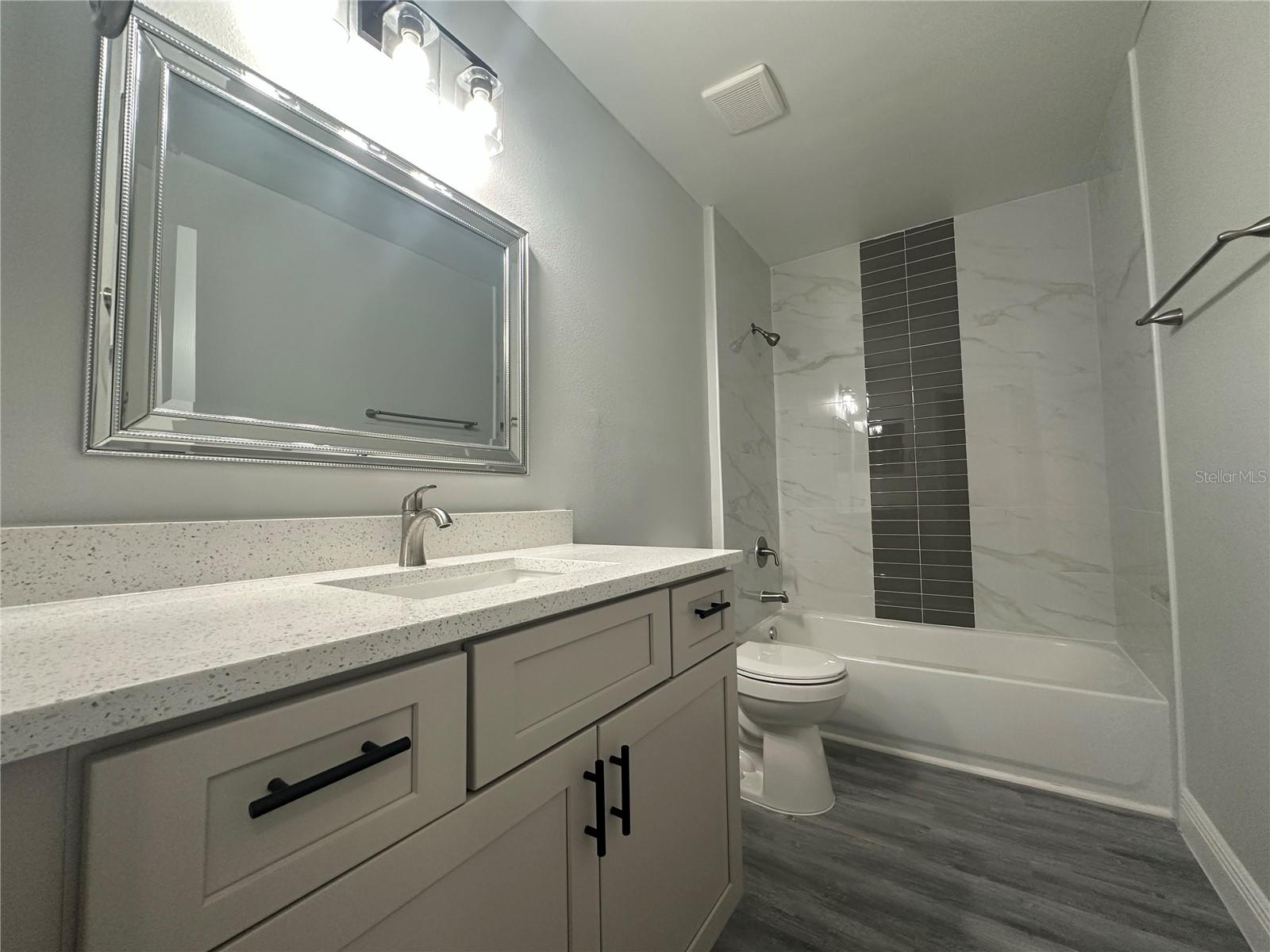 Image 13 of 17 For 4663 Montauk Street