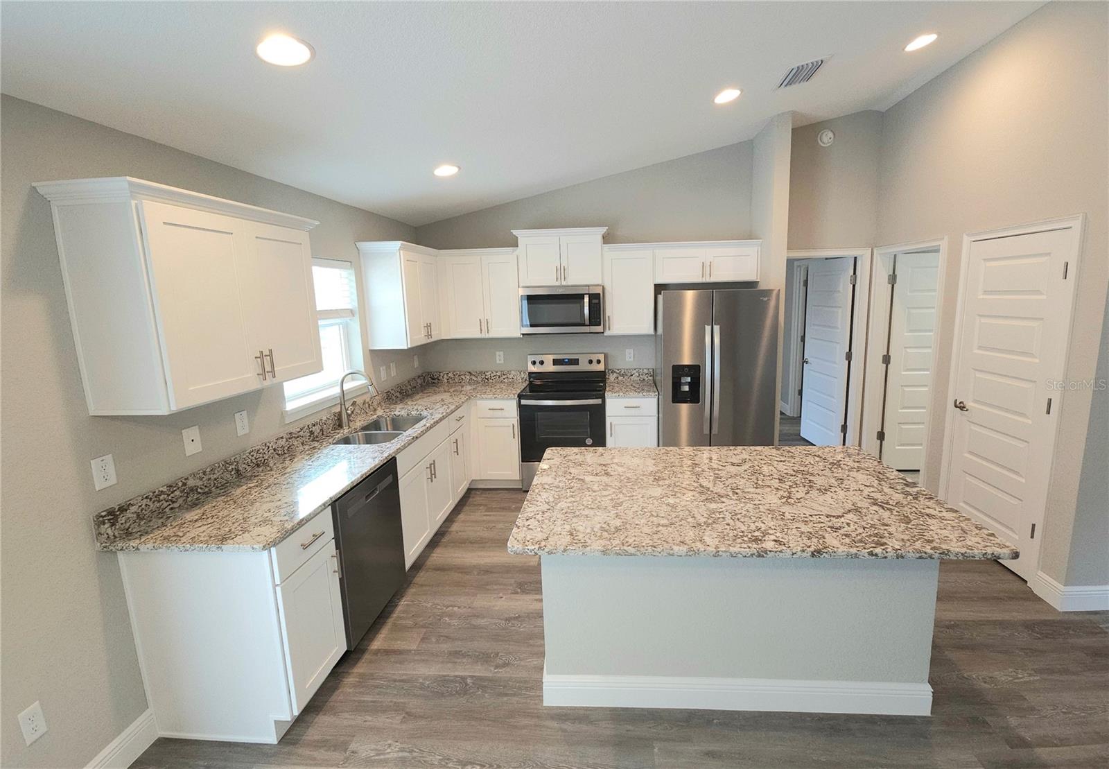 Image 2 of 13 For 7236 Glenridge Circle