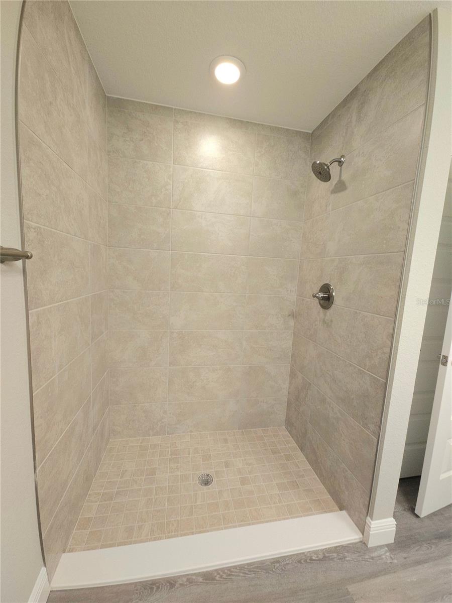 Image 7 of 13 For 7236 Glenridge Circle