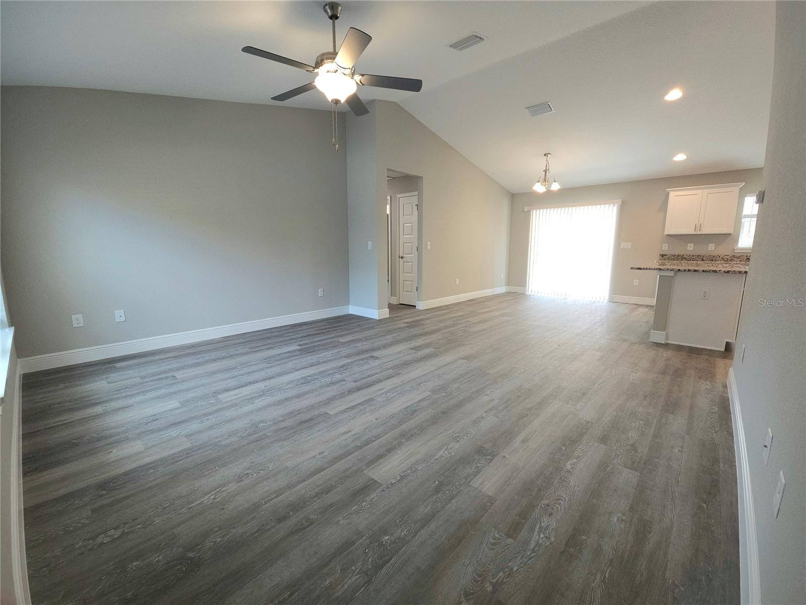 Image 9 of 13 For 7236 Glenridge Circle