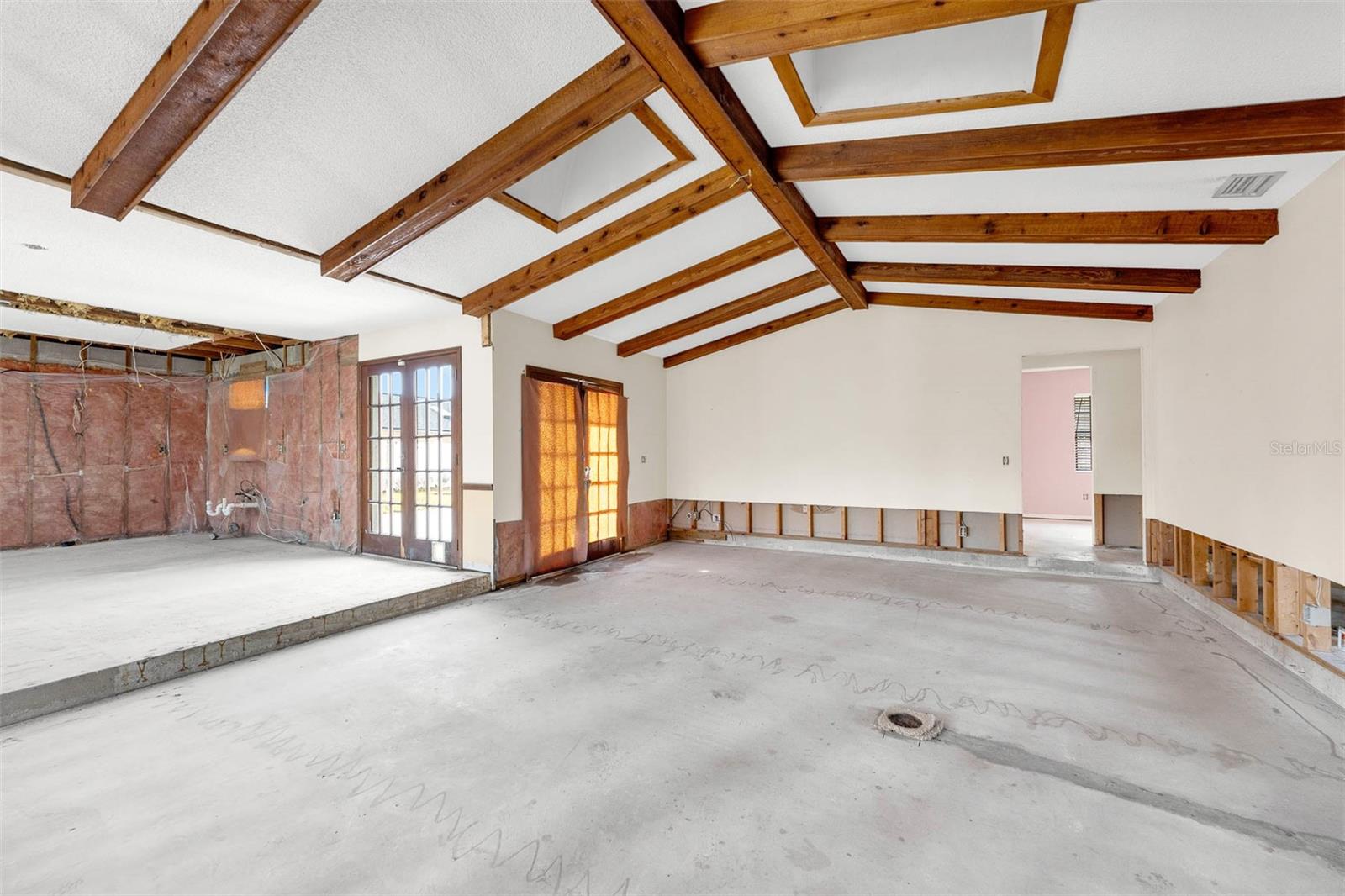 Image 17 of 28 For 4904 Caspian Court