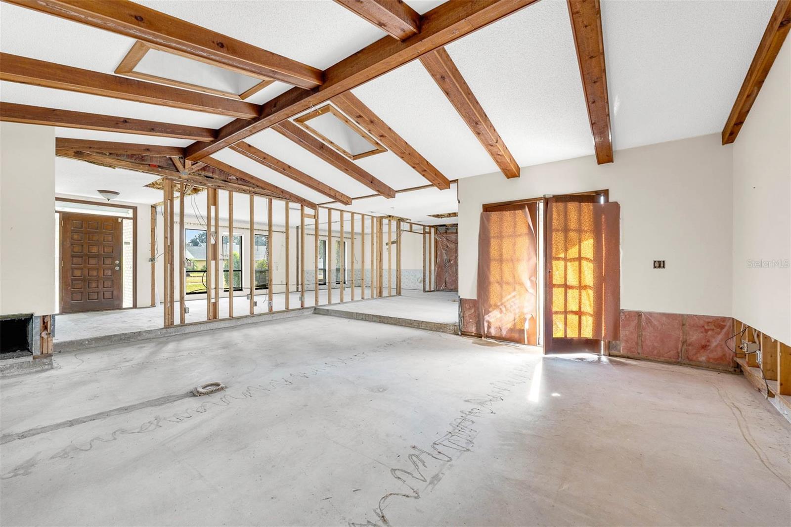 Image 18 of 28 For 4904 Caspian Court