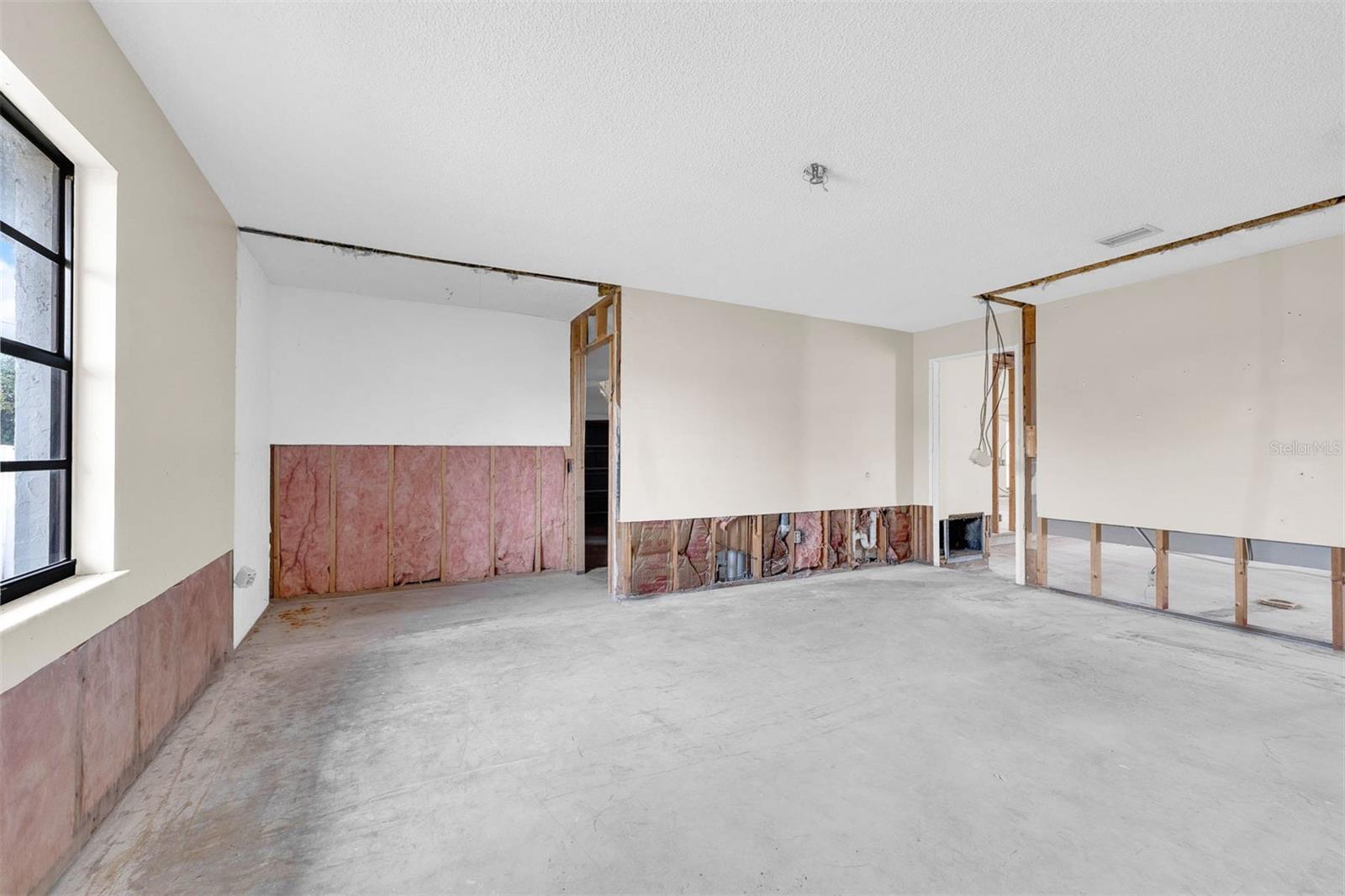 Image 21 of 28 For 4904 Caspian Court