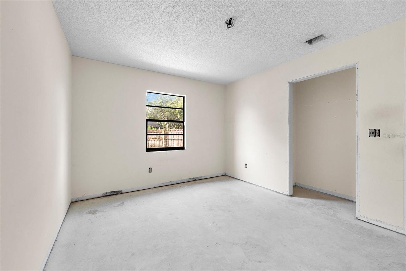 Image 23 of 28 For 4904 Caspian Court