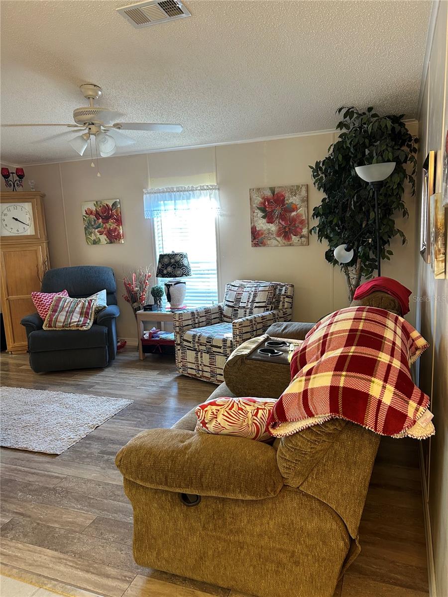 Image 9 of 19 For 808 Polo Park East Boulevard