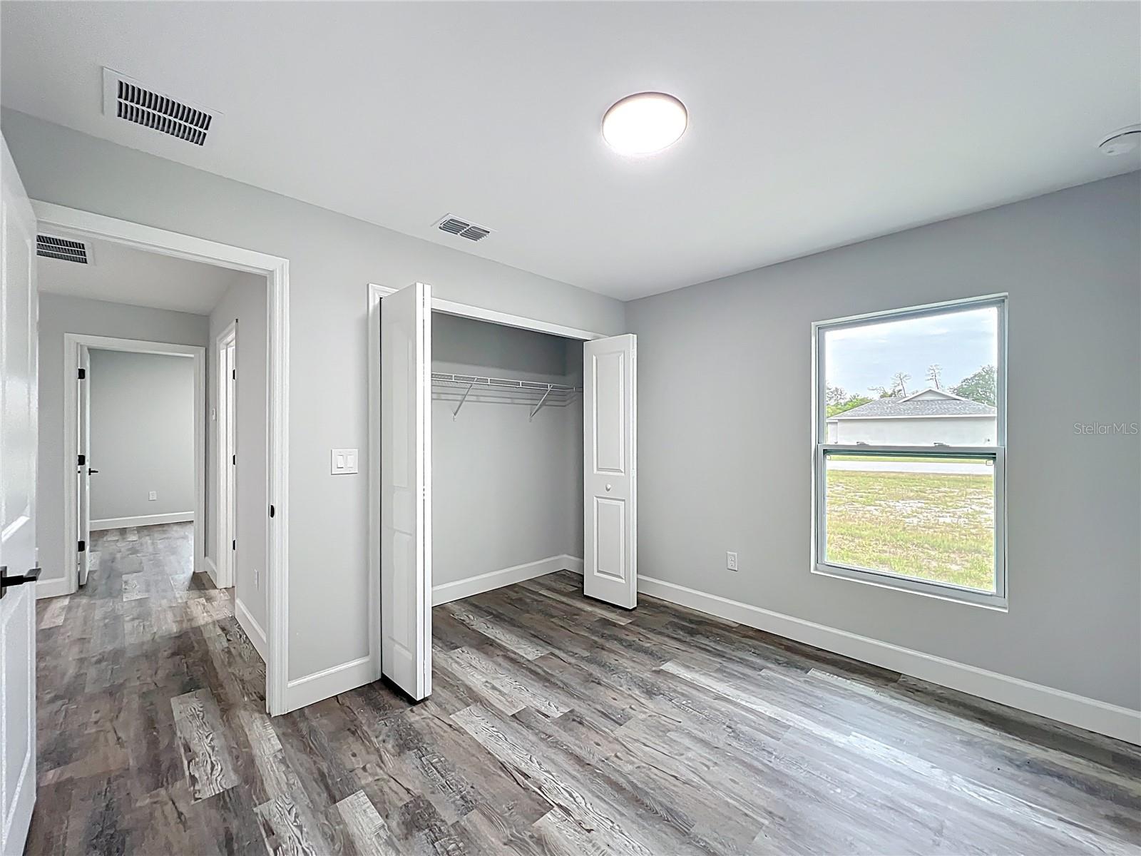 Image 19 of 48 For 527 Marion Oaks Lane