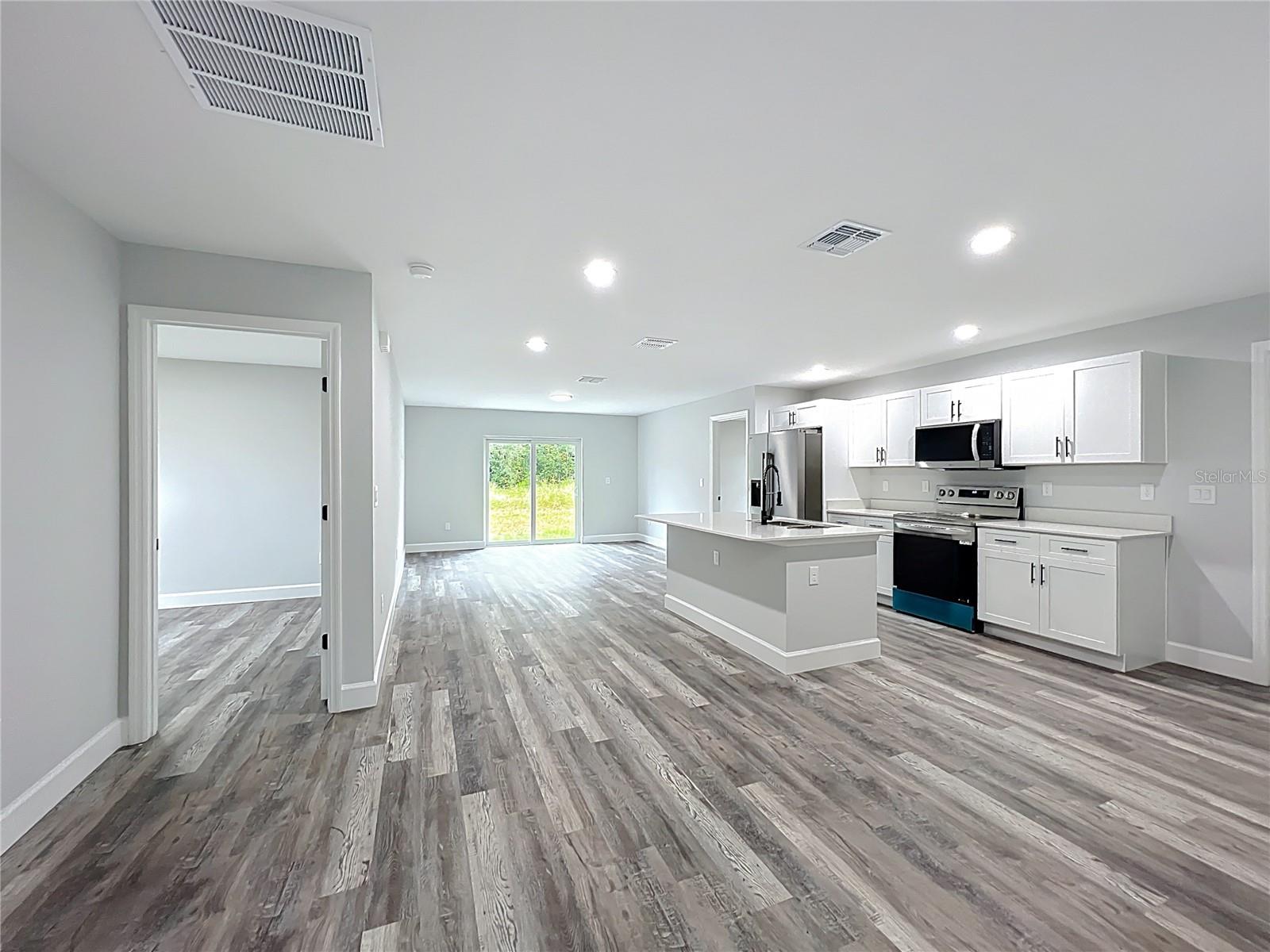 Image 2 of 48 For 527 Marion Oaks Lane