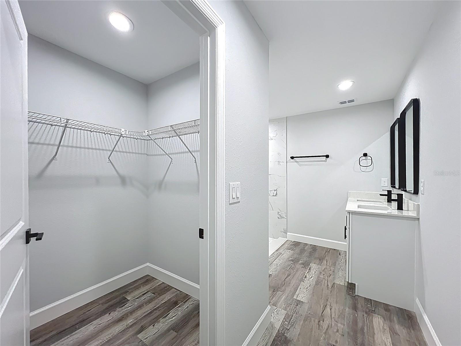 Image 24 of 48 For 527 Marion Oaks Lane