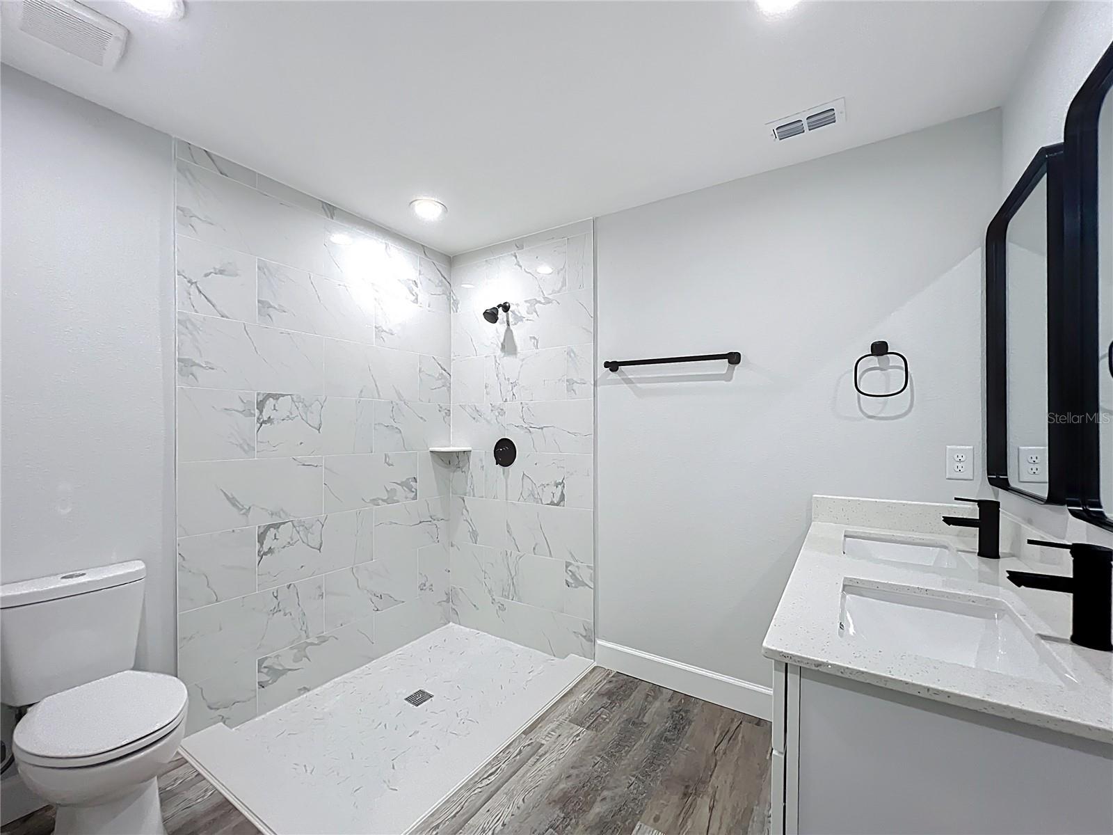 Image 25 of 48 For 527 Marion Oaks Lane