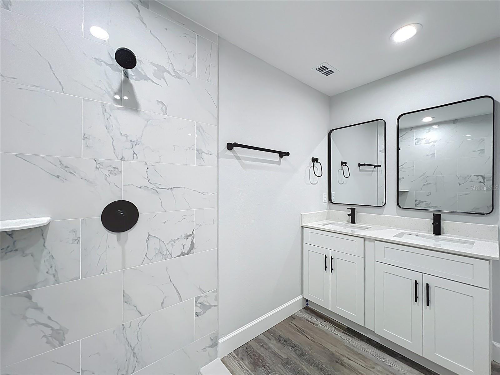 Image 26 of 48 For 527 Marion Oaks Lane