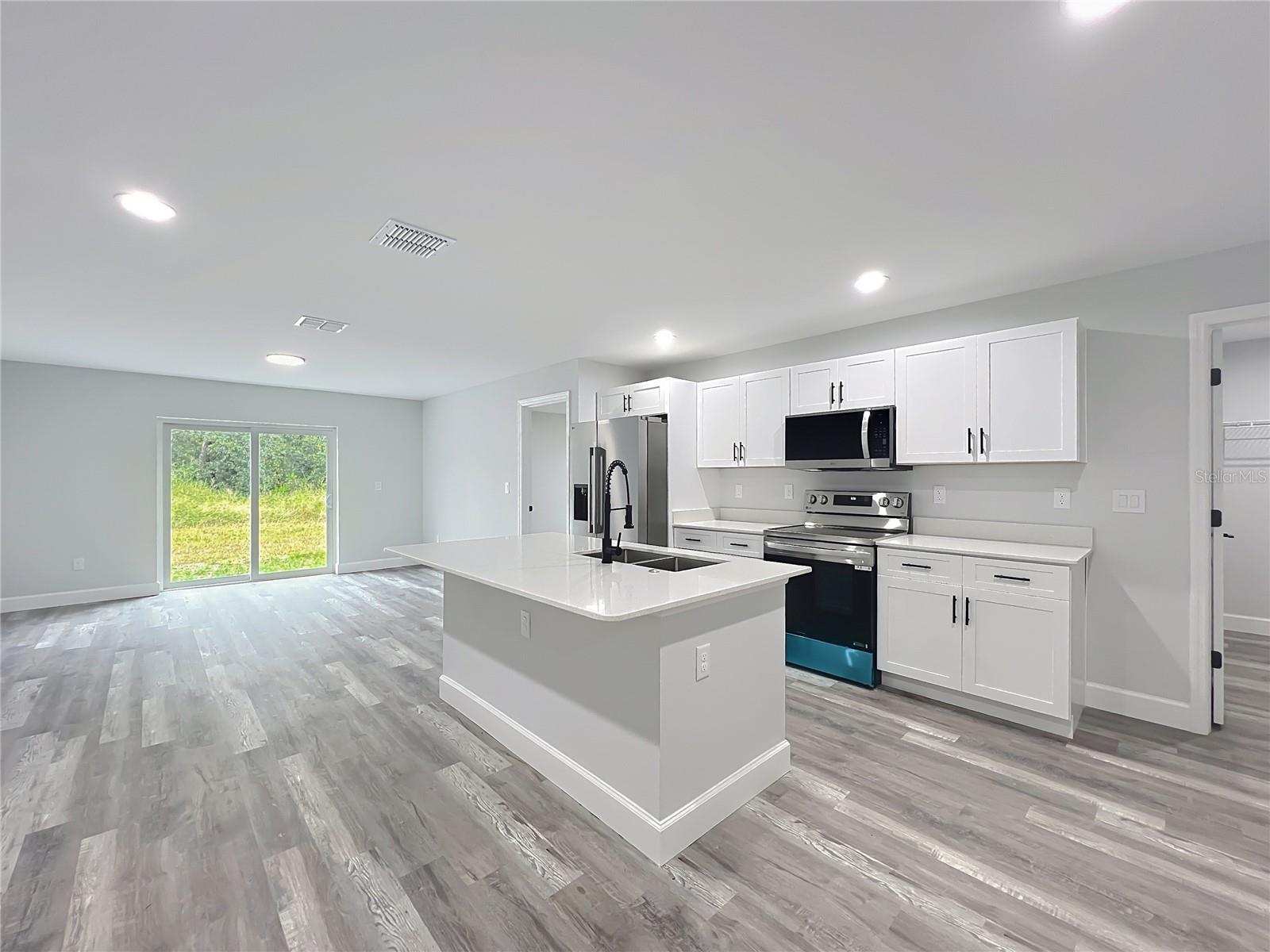 Image 3 of 48 For 527 Marion Oaks Lane