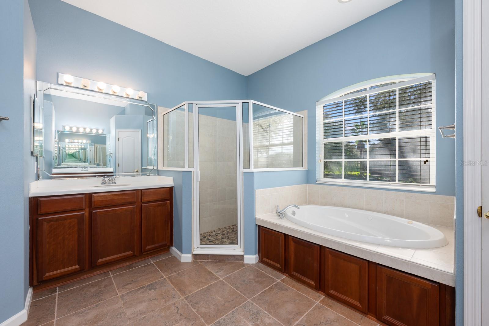 Image 19 of 45 For 897 Gulf Land Drive