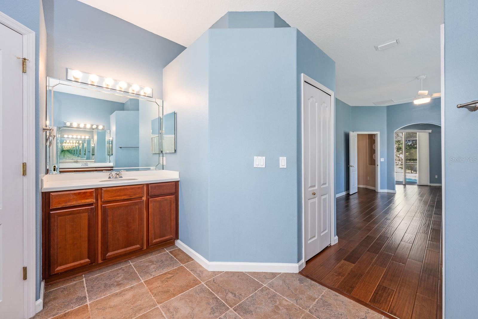 Image 20 of 45 For 897 Gulf Land Drive