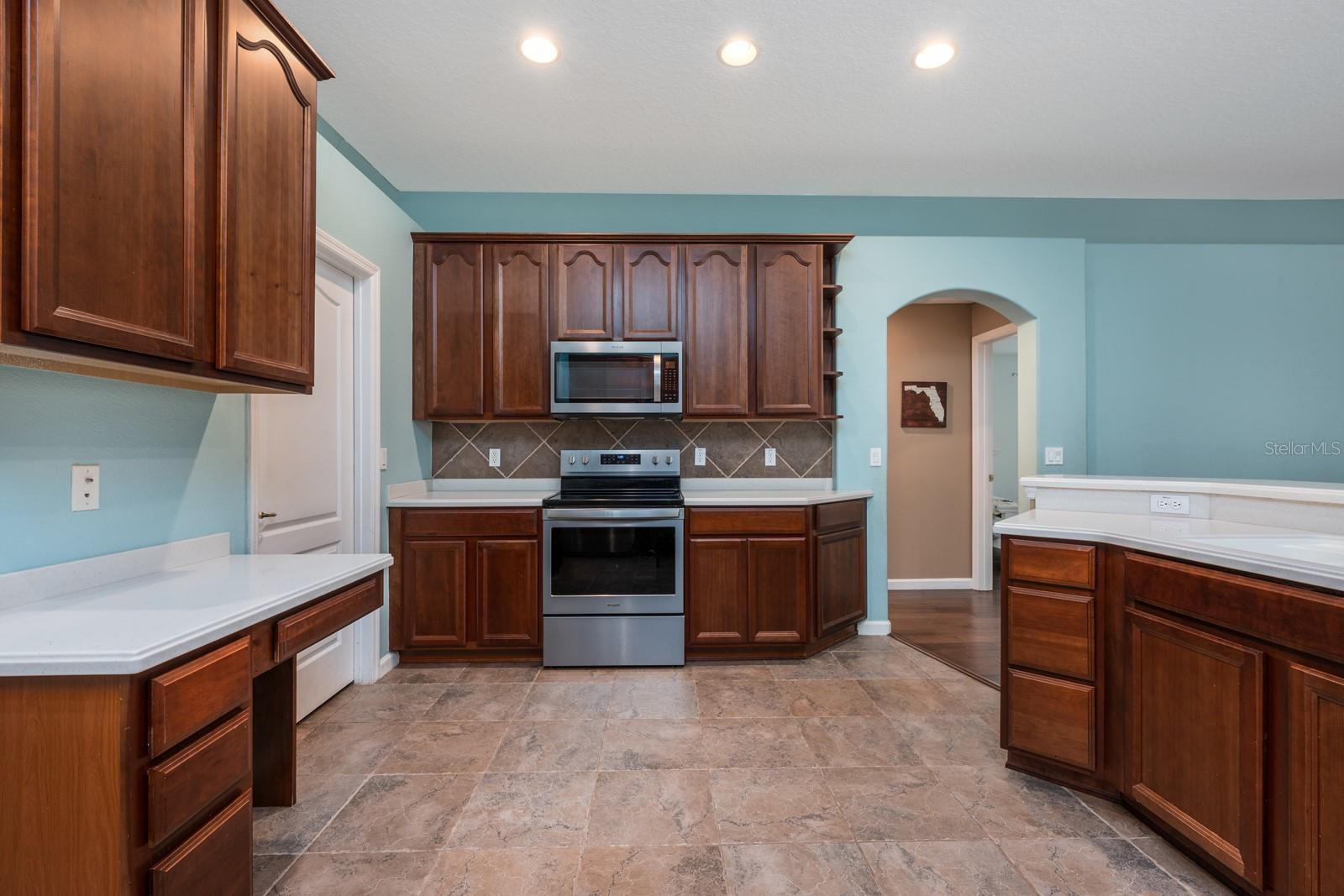 Image 8 of 45 For 897 Gulf Land Drive