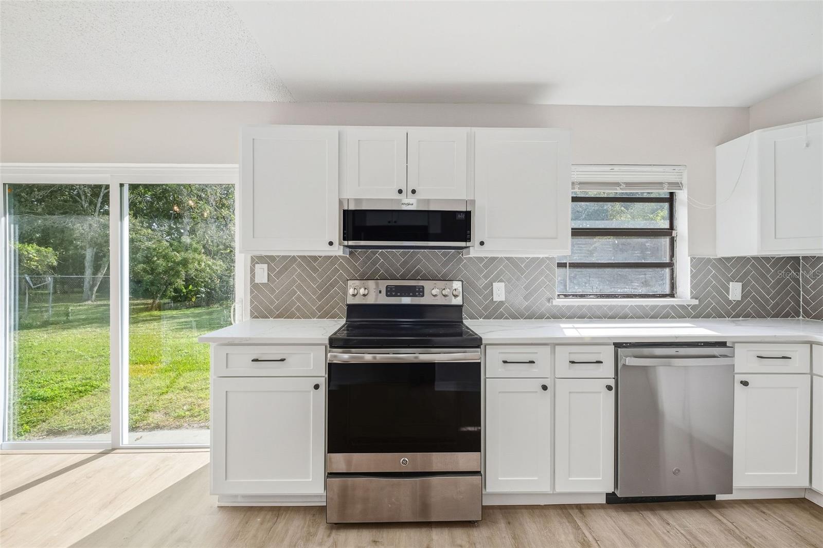 Image 5 of 18 For 4320 Carousel Road