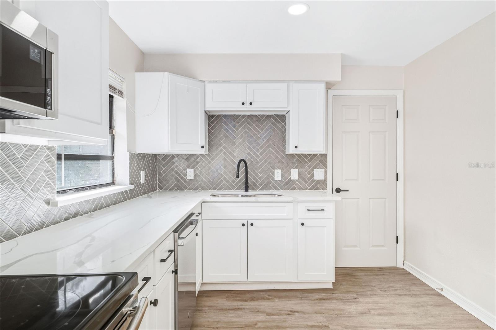 Image 7 of 18 For 4320 Carousel Road