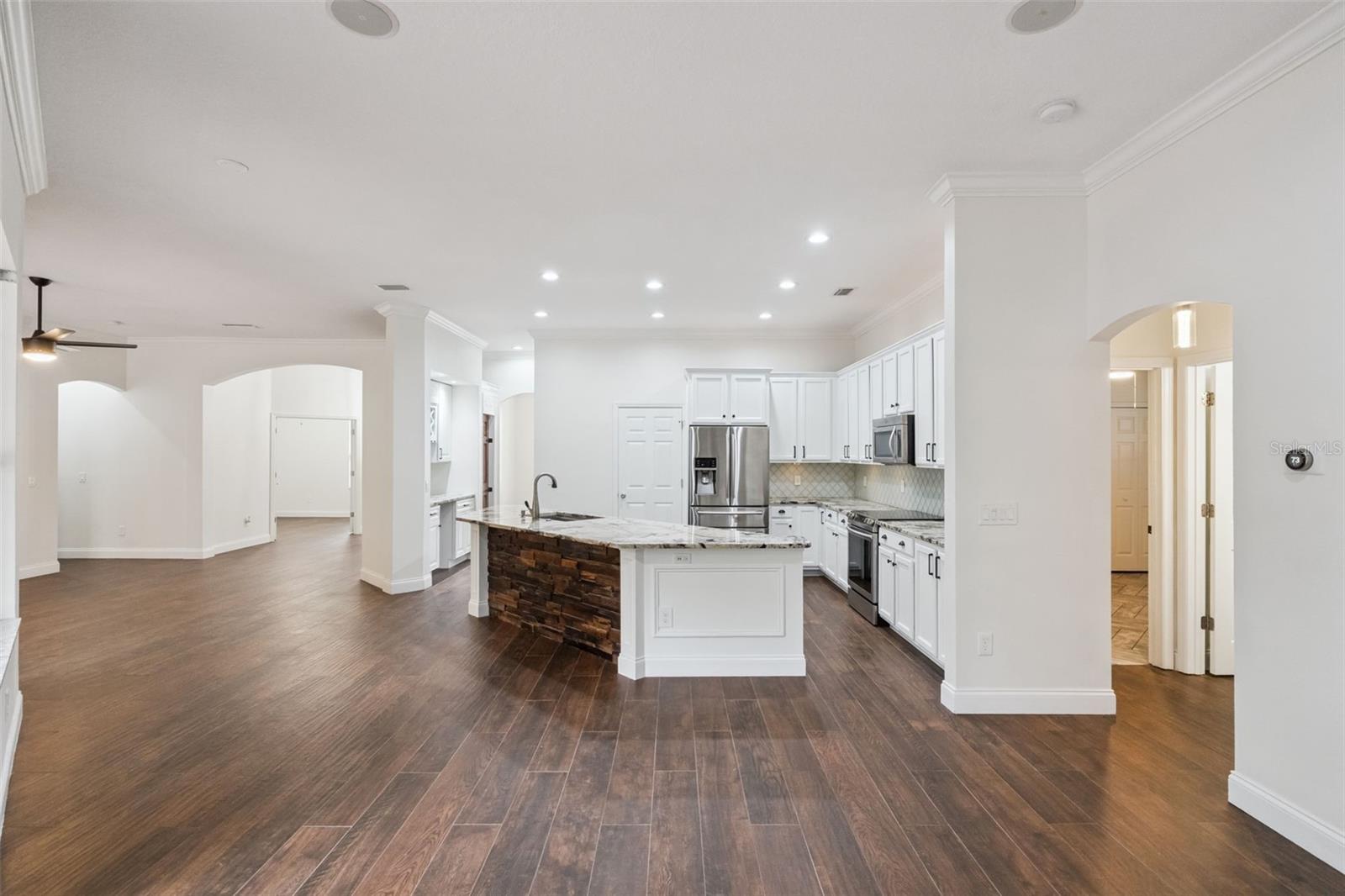 Image 15 of 67 For 833 Rock Creek Street