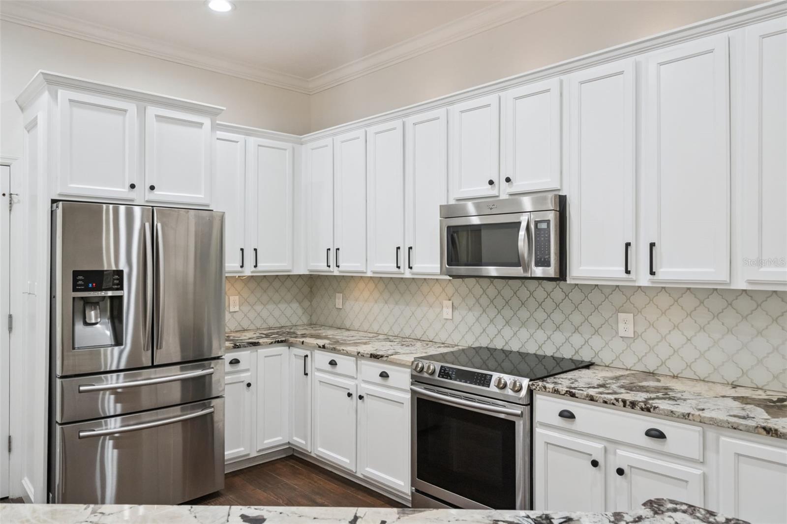 Image 20 of 67 For 833 Rock Creek Street