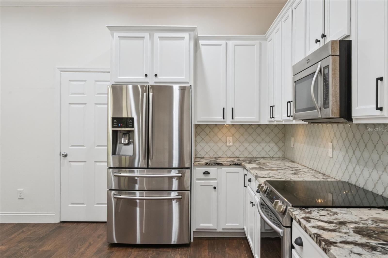 Image 21 of 67 For 833 Rock Creek Street