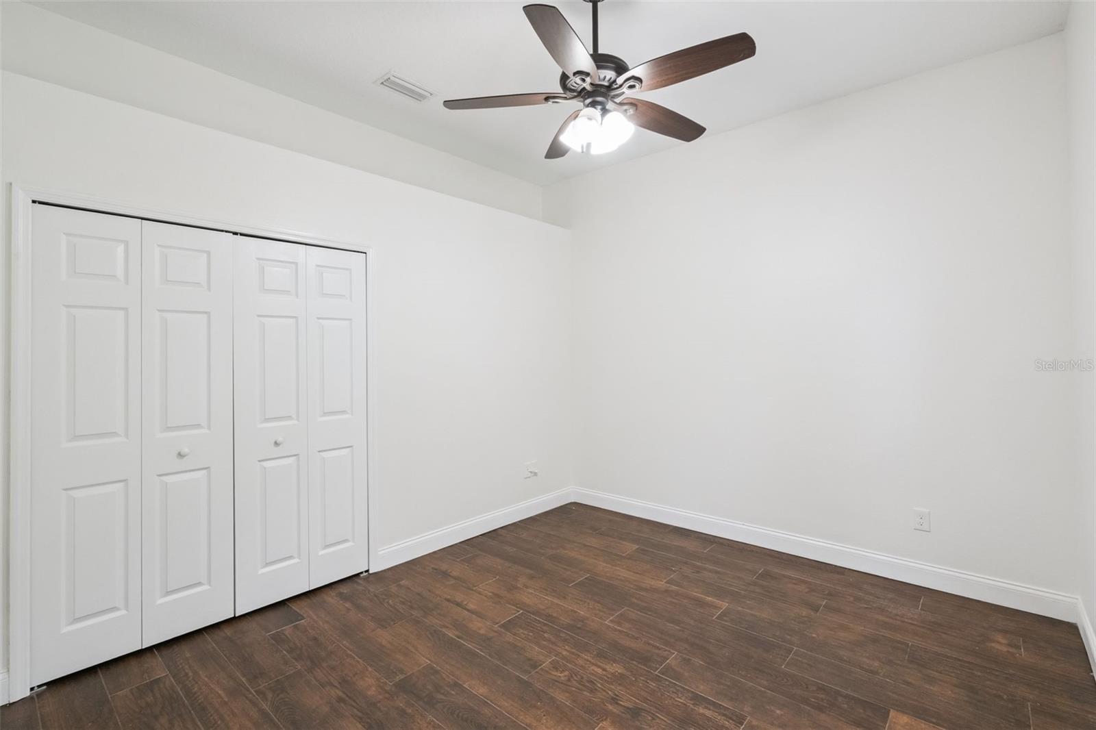 Image 25 of 67 For 833 Rock Creek Street