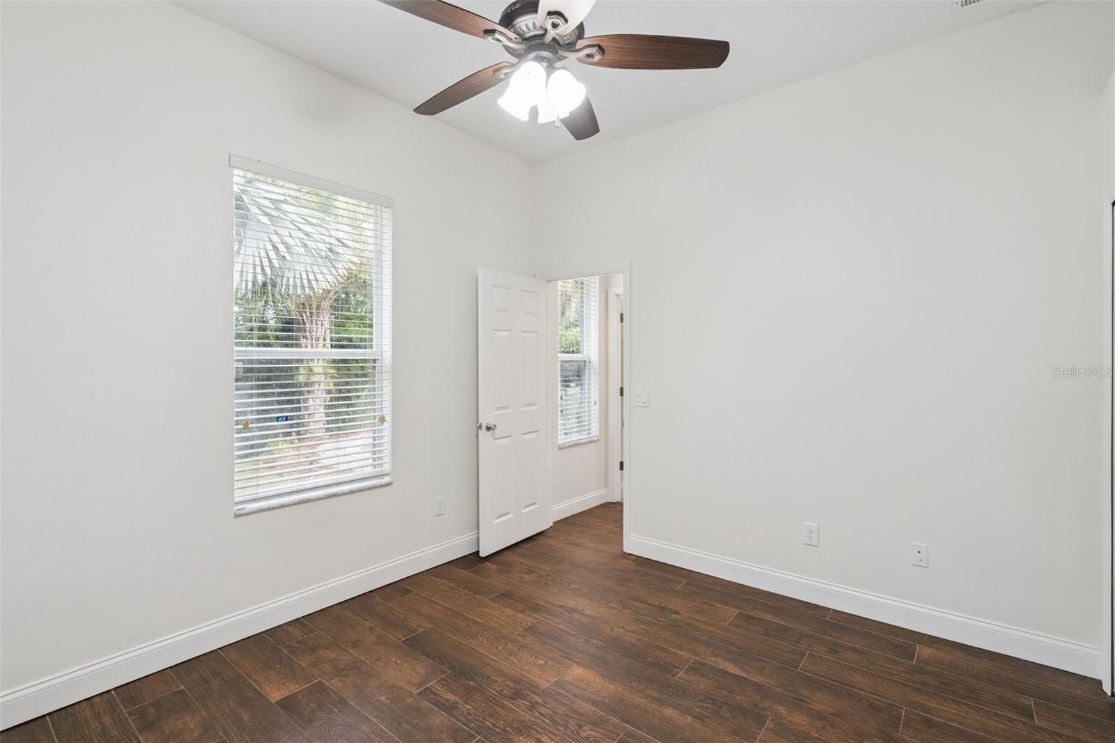 Image 27 of 67 For 833 Rock Creek Street