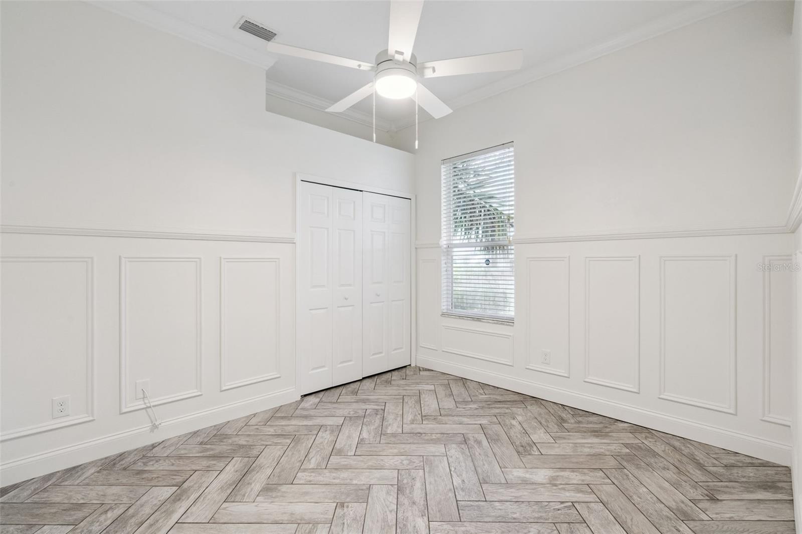 Image 29 of 67 For 833 Rock Creek Street