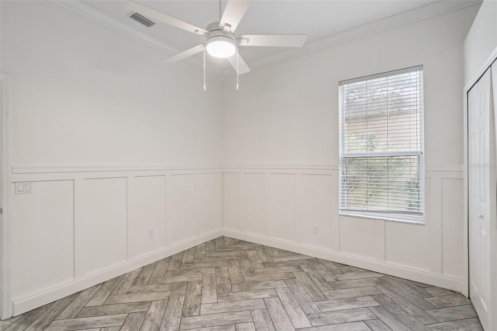 Image 31 of 67 For 833 Rock Creek Street