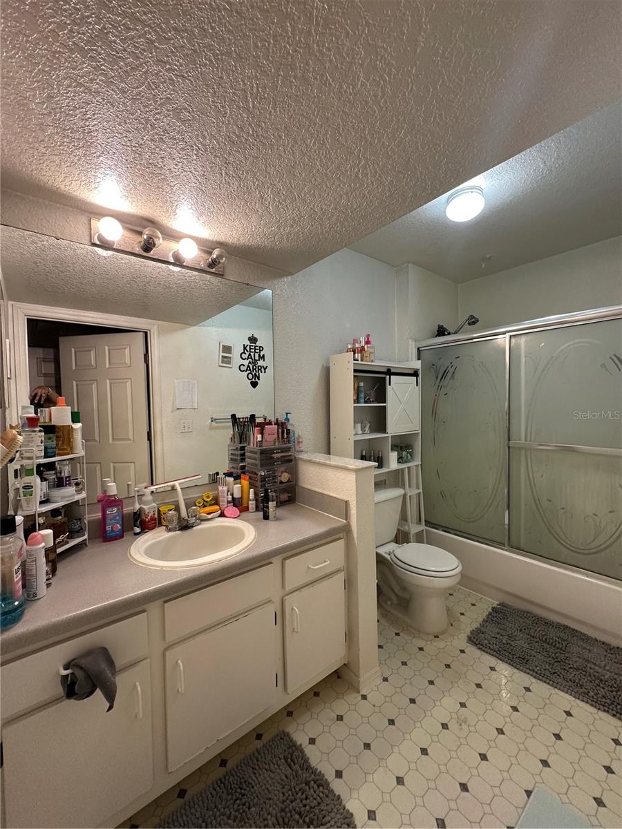 Image 13 of 38 For 822 Camargo Way 105