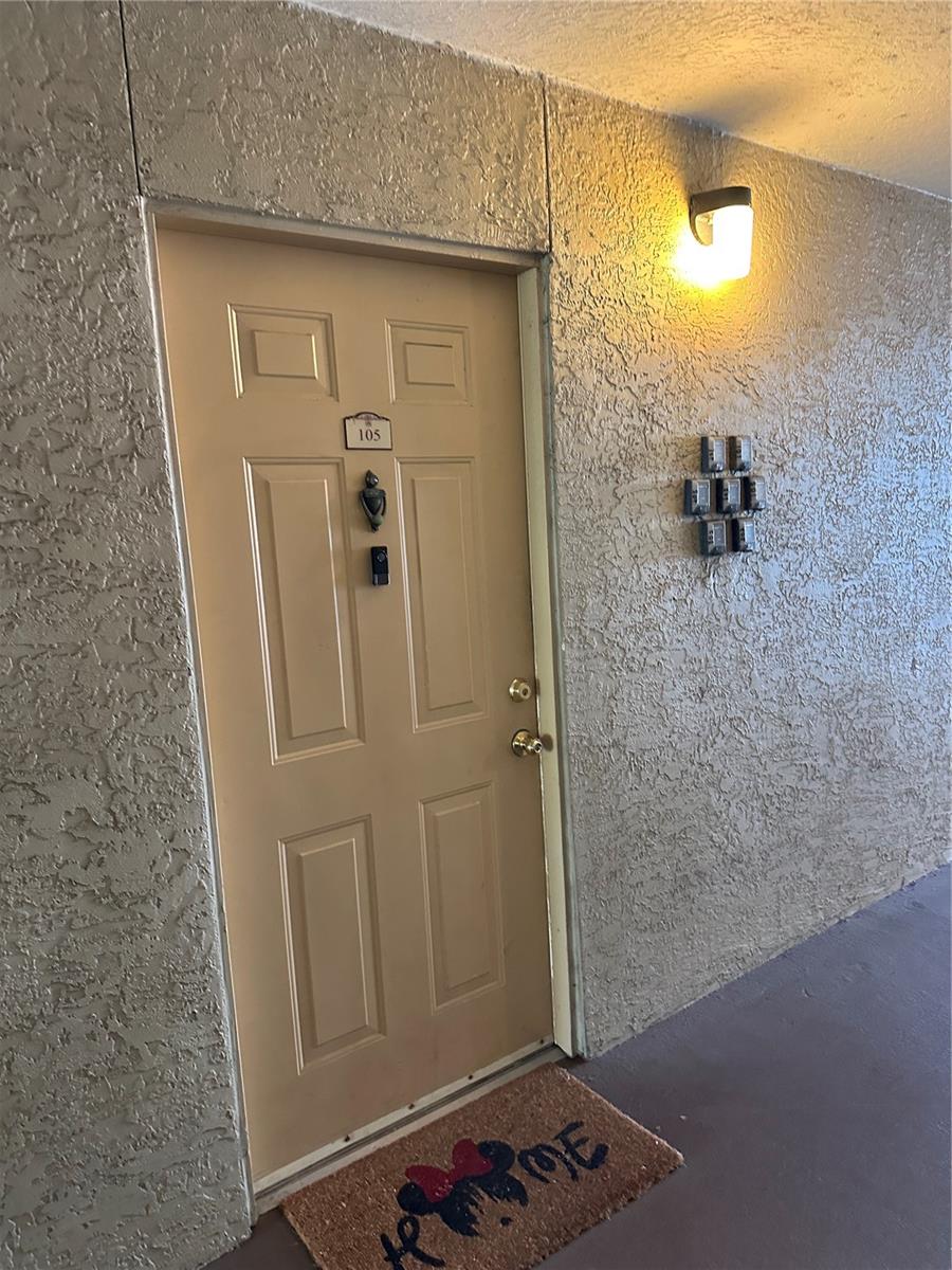 Image 2 of 38 For 822 Camargo Way 105