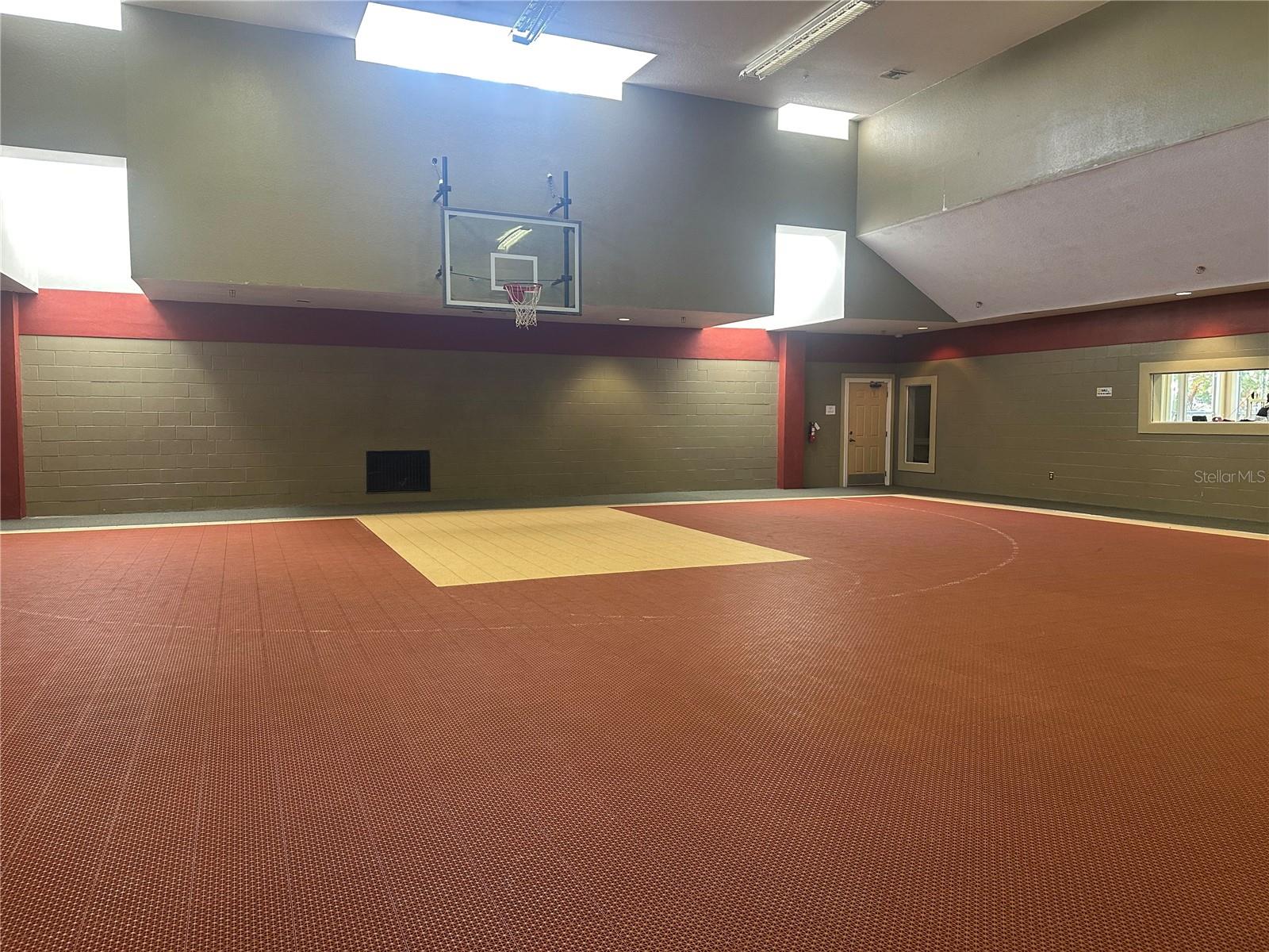 Image 20 of 38 For 822 Camargo Way 105