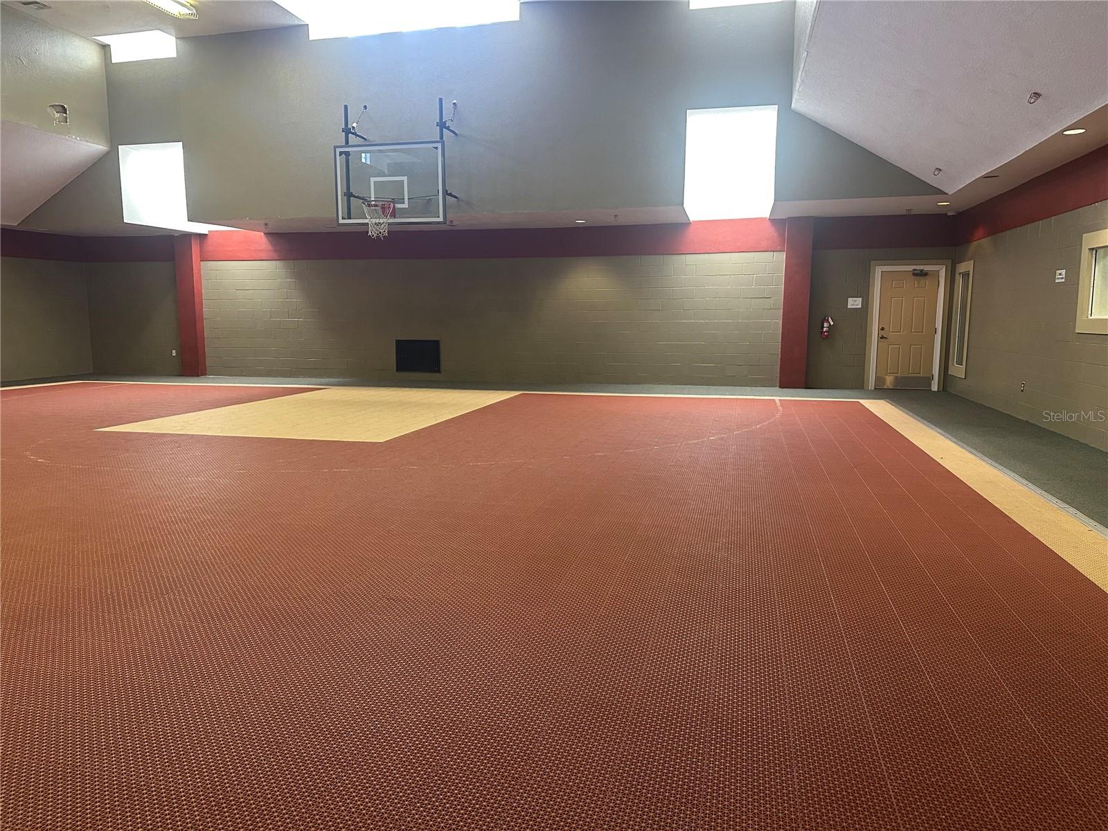 Image 22 of 38 For 822 Camargo Way 105