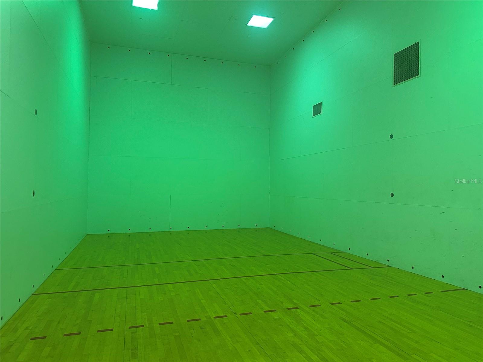 Image 23 of 38 For 822 Camargo Way 105