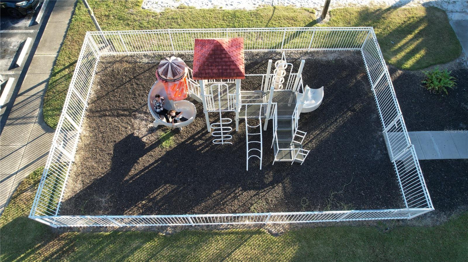 Image 31 of 38 For 822 Camargo Way 105