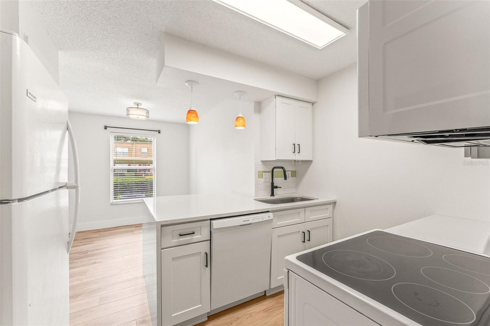 Image 4 of 22 For 200 St Andrews Boulevard 601