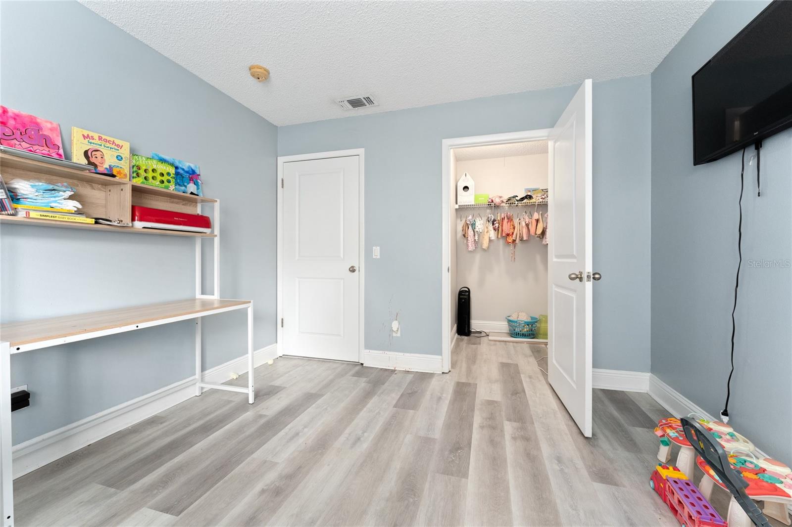 Image 12 of 25 For 5424 Michigan Street 7