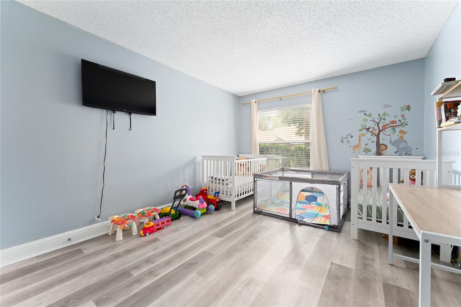 Image 13 of 25 For 5424 Michigan Street 7