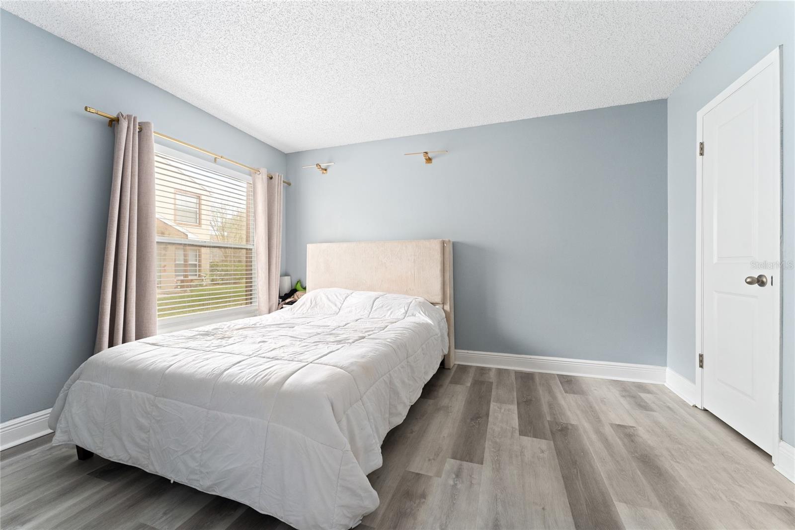 Image 15 of 25 For 5424 Michigan Street 7