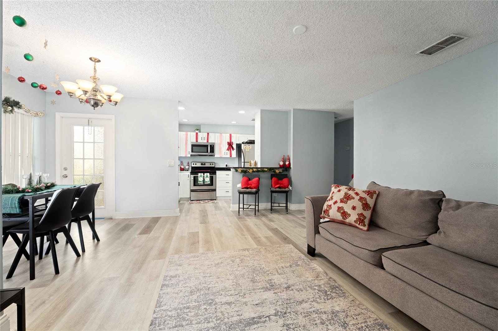 Image 6 of 25 For 5424 Michigan Street 7