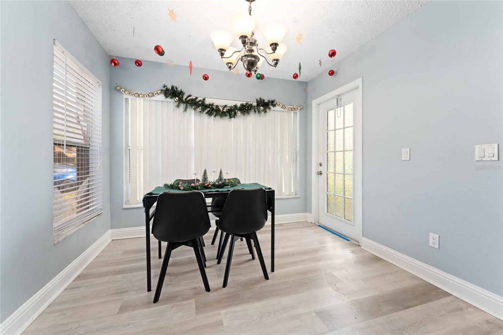 Image 8 of 25 For 5424 Michigan Street 7