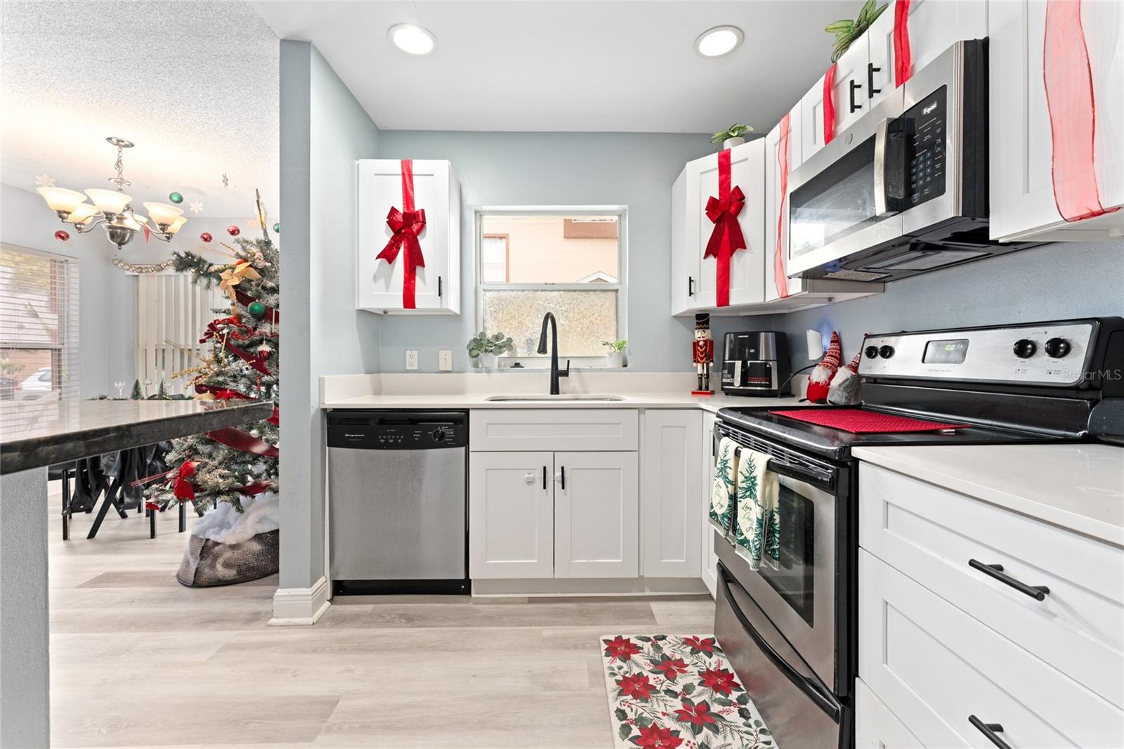 Image 9 of 25 For 5424 Michigan Street 7