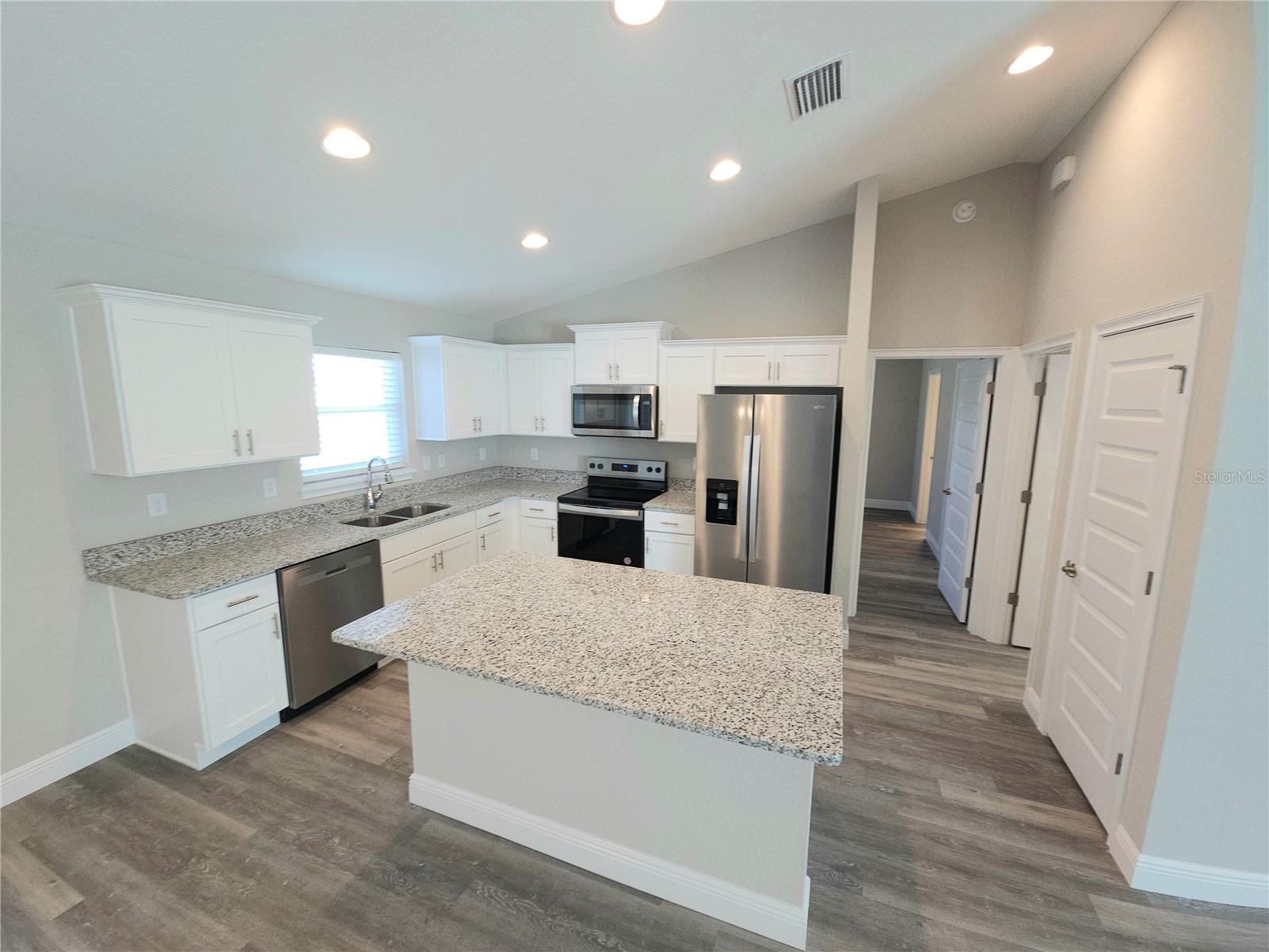 Image 4 of 13 For 8500 Sussex Drive