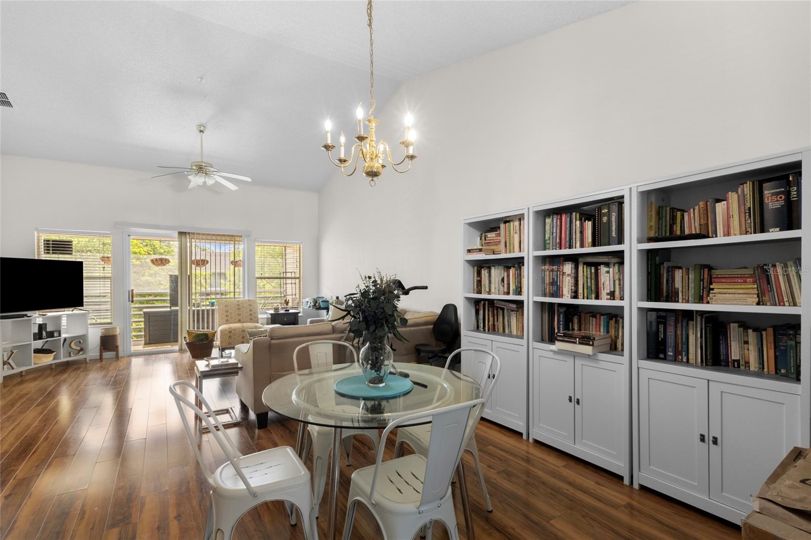 Image 4 of 28 For 6029 Lake Pointe Drive 202