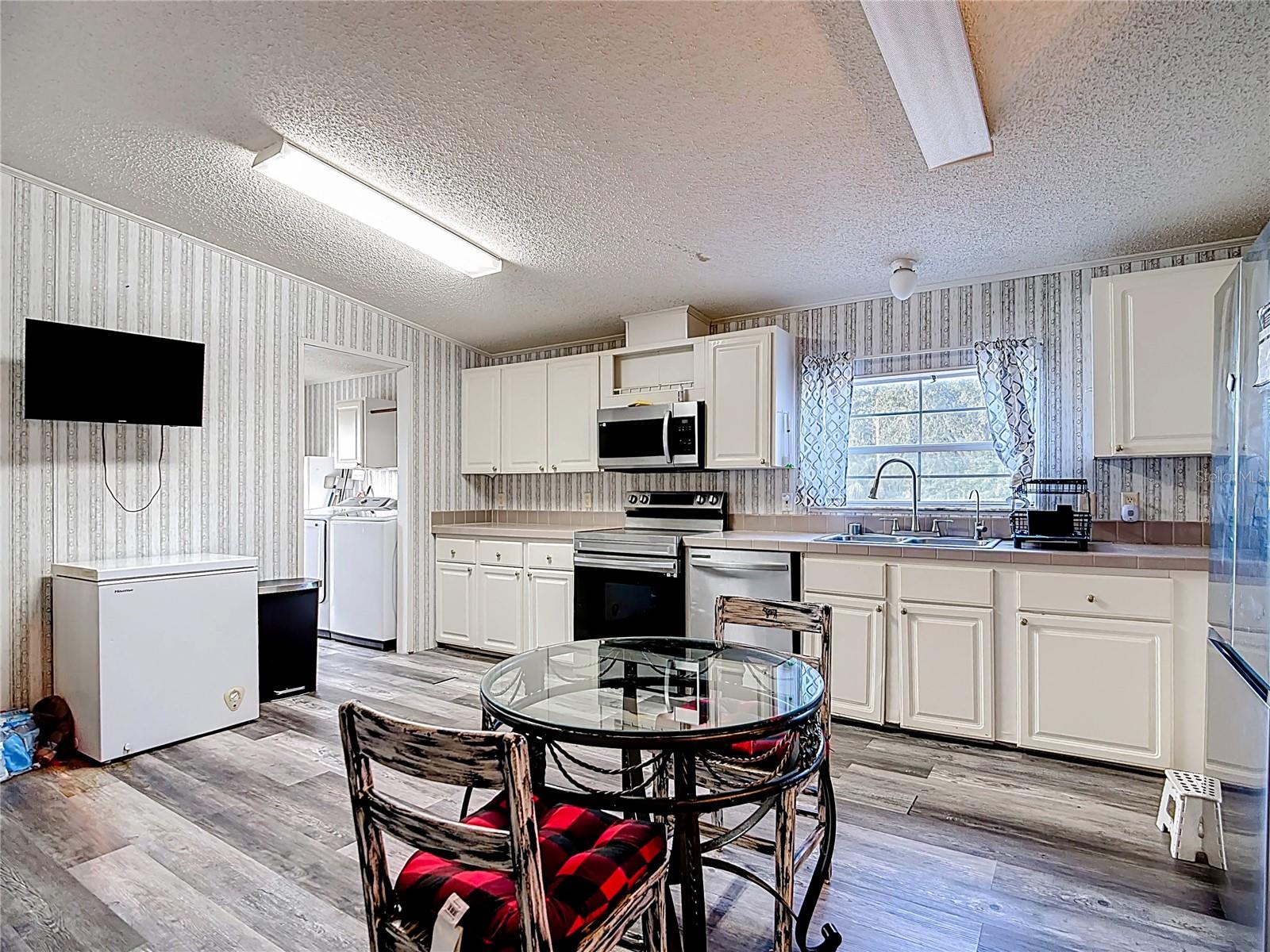 Image 14 of 41 For 5831 Tindel Place